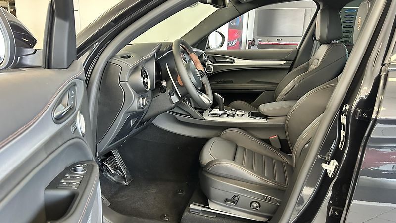 Alfa Romeo Stelvio 2.0i 280k AWD Intensa - fotka 9 z 13
