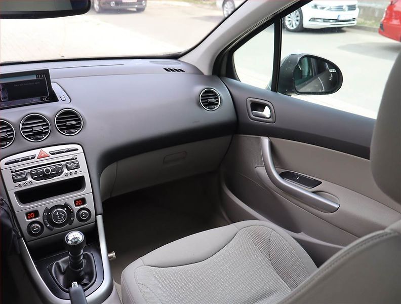 Peugeot 308 (2011) 1.6 HDi, 7 míst, Eko.zaplacen - fotka 8 z 25