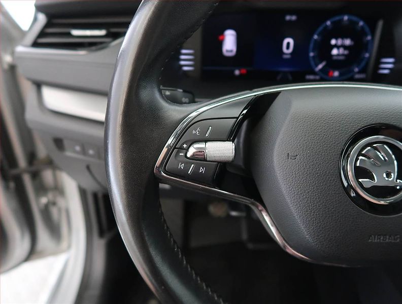 Škoda Octavia (2022) Ambition 2.0 TDI, ČR,1.maj - fotka 19 z 24