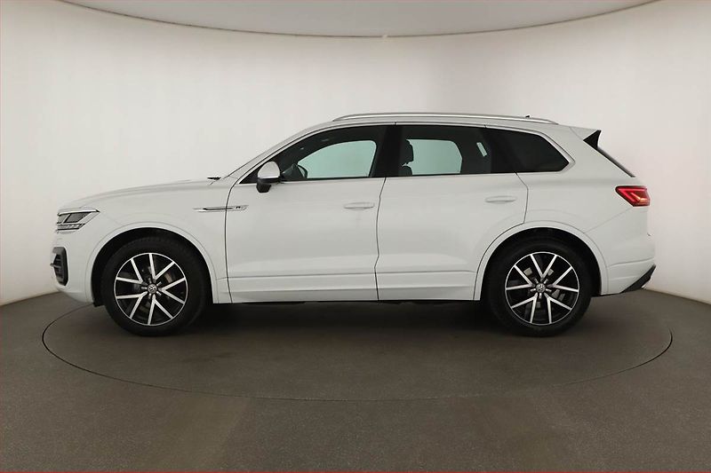 Volkswagen Touareg (2020) 3.0 TDI, 4x4, Vzduch, ACC - fotka 3 z 31