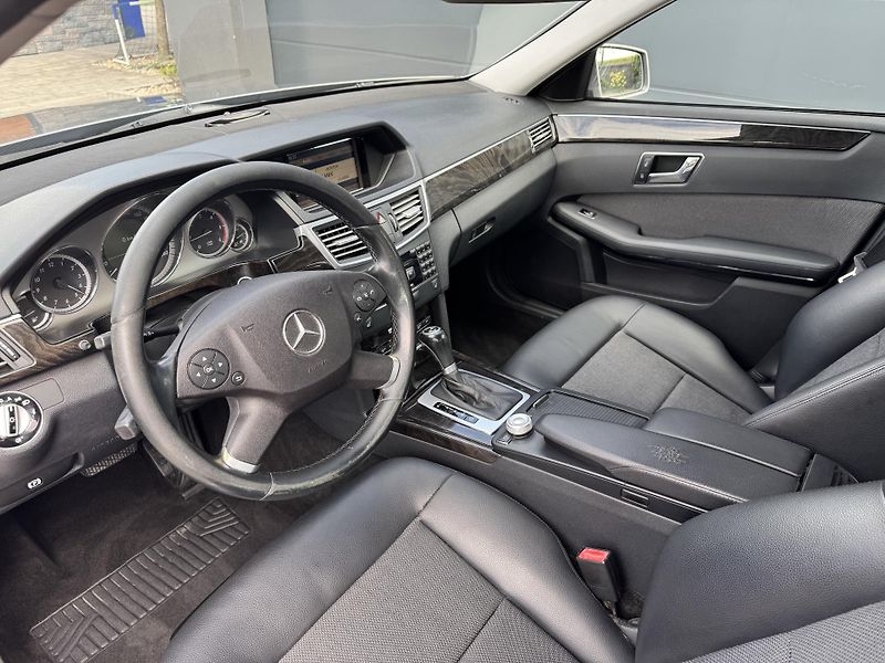 Mercedes-Benz Třídy E (2009) E 250 CDI, Avangarde, Kamera - fotka 9 z 25