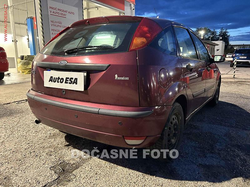Ford Focus (2004) 1.6 i, ČR, AC, park.čidla - fotka 2 z 3