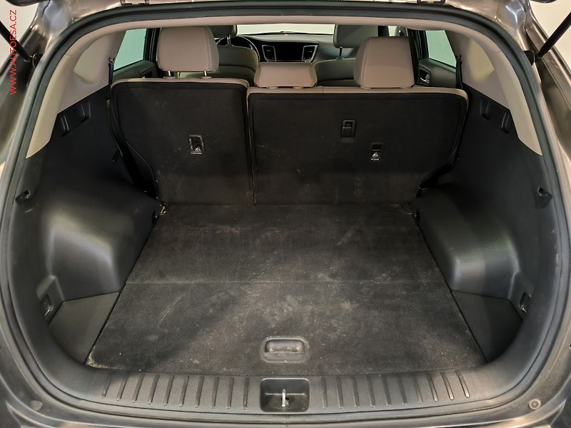 Hyundai Tucson (2016) 1.7 CRDi, ČR, Navi, kamera - fotka 7 z 17