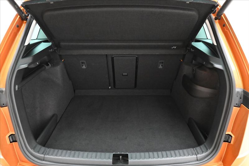 Škoda Karoq 1,5 TSI 110 kW DSG Ambition Zá - fotka 10 z 31
