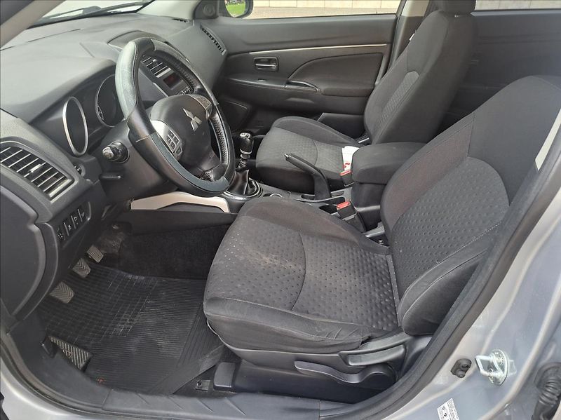 Mitsubishi ASX 1,8 Di-D  4x4 - fotka 22 z 50