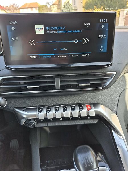 Peugeot 5008 (2022) - fotka 6 z 21