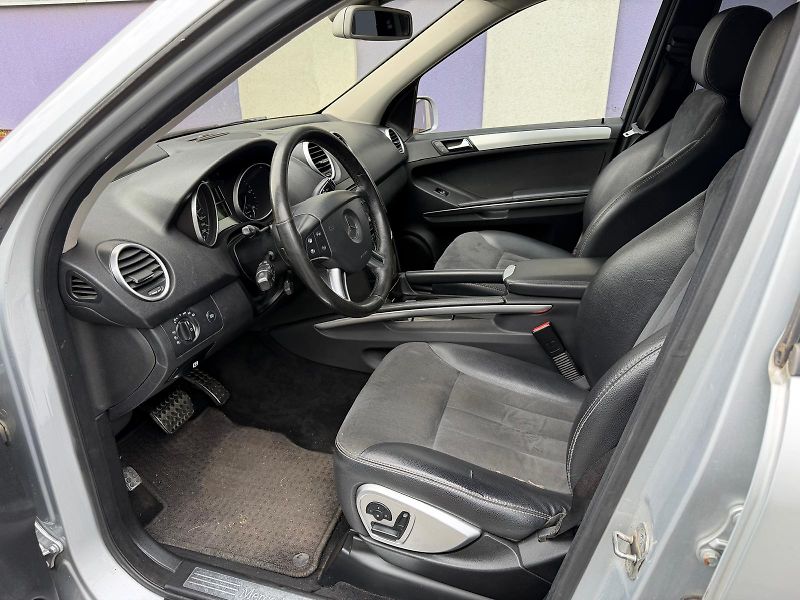 Mercedes-Benz Třídy M ML 320 3,0 CDi 4matic AMG - fotka 9 z 21