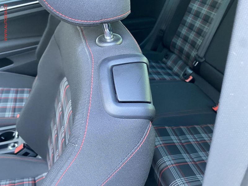 Volkswagen Golf (2016) 2.0 TSi, GTi, bixen - fotka 13 z 17