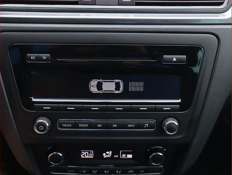 Škoda Rapid (2015) 1.2 TSI, Tempomat - fotka 16 z 18