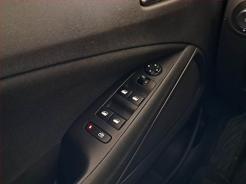 Opel Crossland X (2020) 1.2 Turbo, ČR,1.maj - fotka 16 z 16