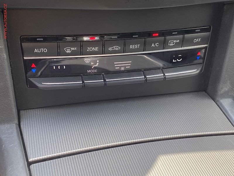 Mercedes-Benz Třídy E (2015) 3.0 CDi E350 4matic - fotka 16 z 22