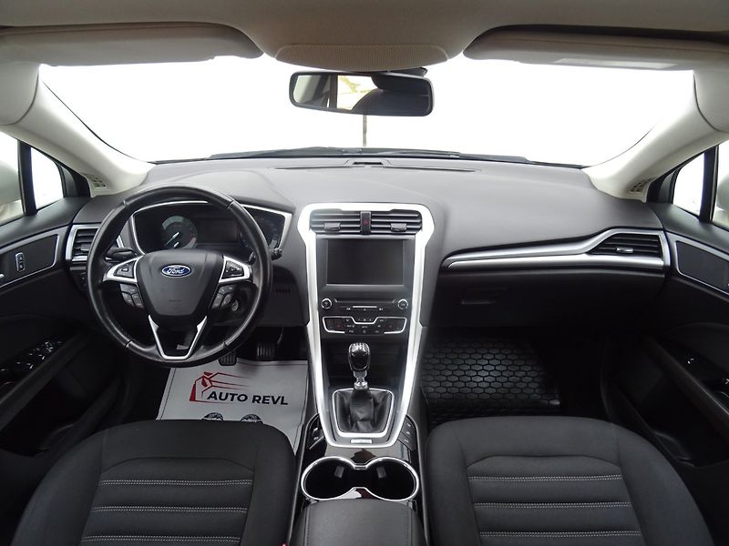 Ford Mondeo (2015) 1.6TDCi,85kW,e.serv.k,navi - fotka 15 z 24