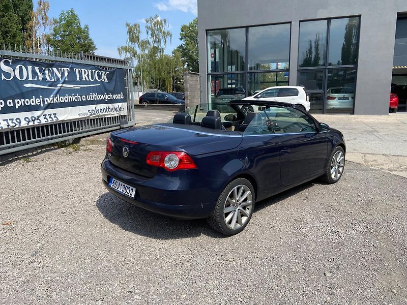 Volkswagen EOS (2007) 2.0 TDi 103kW, kabriolet - fotka 3 z 17