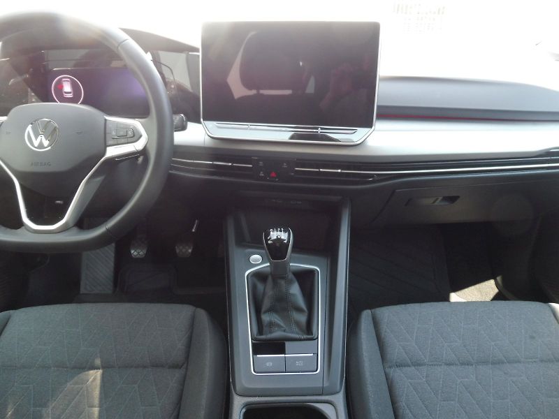 Volkswagen Golf Variant (2025) People 1,5 TSI 85kW - fotka 11 z 26