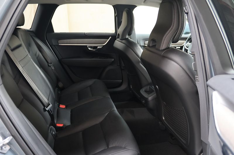 Volvo V90 (2021) Pro, B5 AWD mild hybrid - fotka 9 z 25