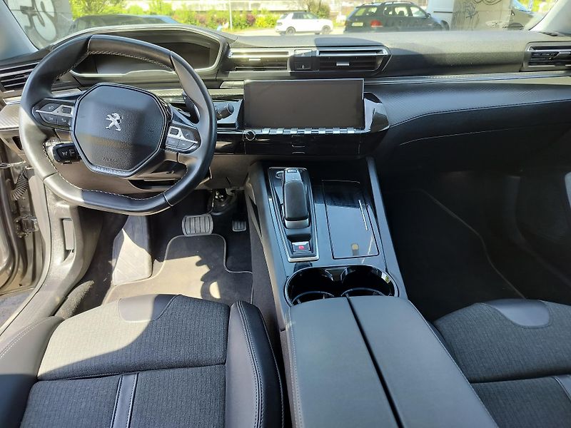 Peugeot 508 SW hybrid 225 e-EAT8 BUSINESS - fotka 12 z 32