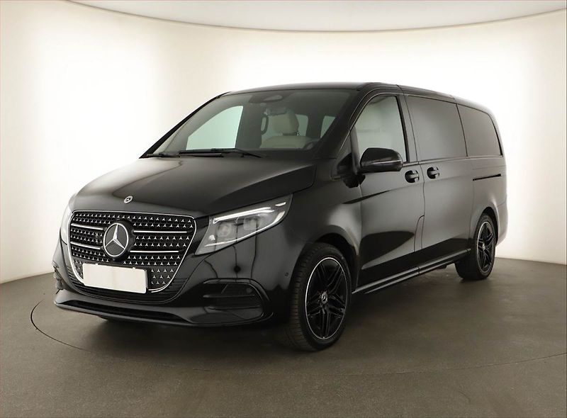 Mercedes-Benz Třídy V (2024) 300 d 4MATIC, DPH - fotka 2 z 21