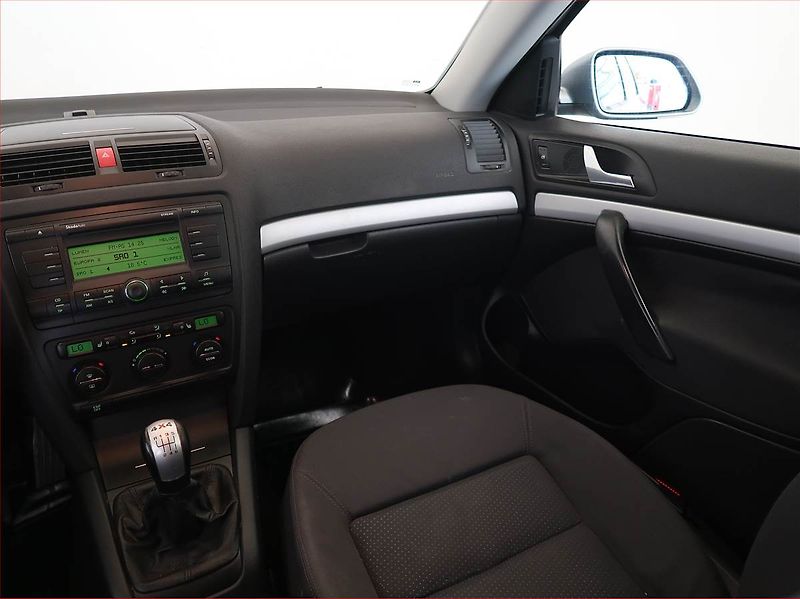 Škoda Octavia (2005) Elegance 1.9 TDI 4x4, 4X4 - fotka 8 z 14