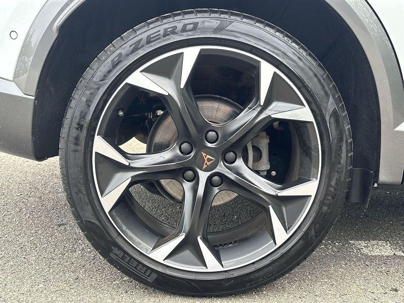 Cupra Formentor (2024) 2.0 TSI 4Drive DSG - fotka 28 z 31