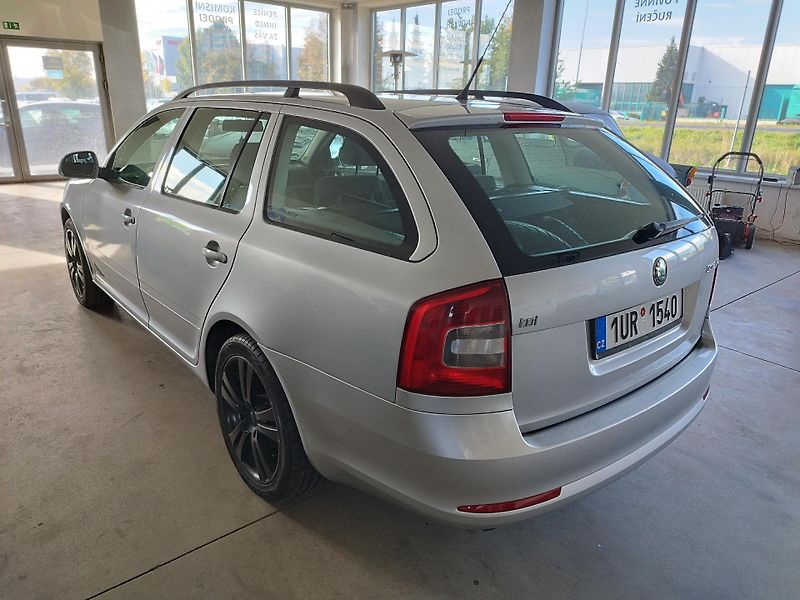 Škoda Octavia (2010) 1,6TDi 77KW KLIMA ALU NAVI - fotka 5 z 21