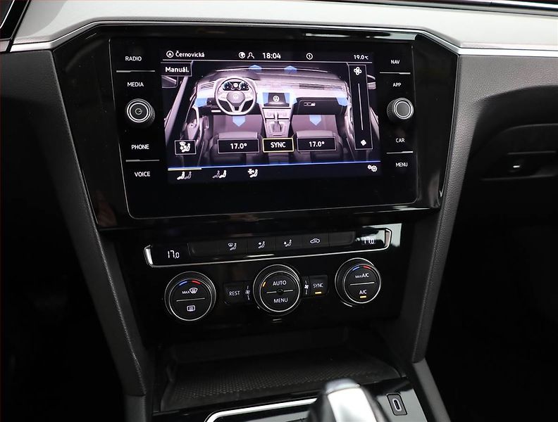 Volkswagen Passat (2020) Business 2.0 TDI, Automat - fotka 10 z 17