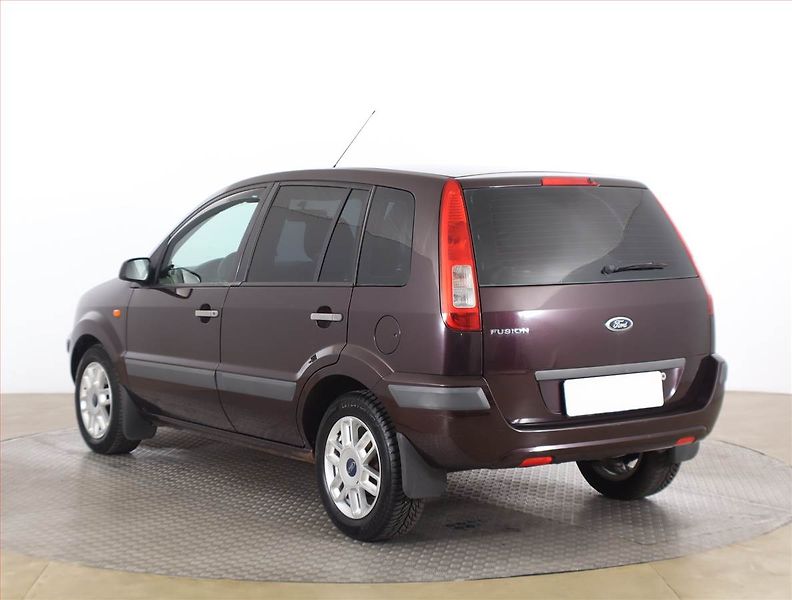 Ford Fusion (2008) 1.4, v provozu - fotka 4 z 14