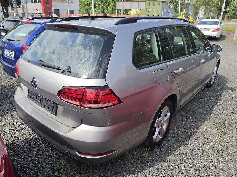 Volkswagen Golf Variant 1.6 TDI  - fotka 4 z 15