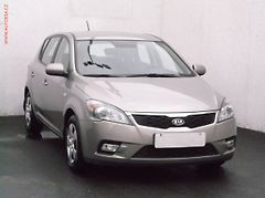 Kia Ceed (2012) 1.6CRDi, AC, STK8/28 - fotografie inzerátu
