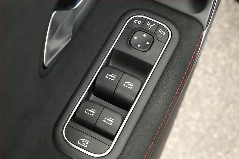 Mercedes-Benz CLA (2022) 250 4MATIC - fotka 16 z 17