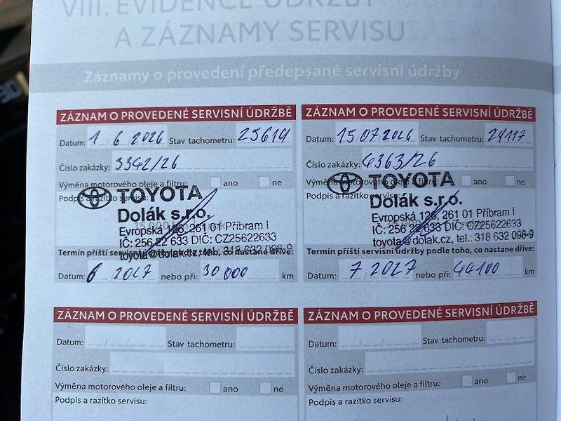 Toyota RAV4 2.5Plug-in, ČR, Selection, 4x4 - fotka 17 z 17
