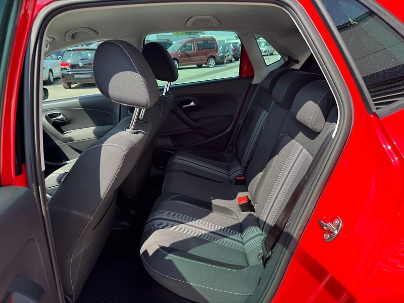 Volkswagen Polo (2012) 1.2 TSI MATCH 66kW - fotka 12 z 42