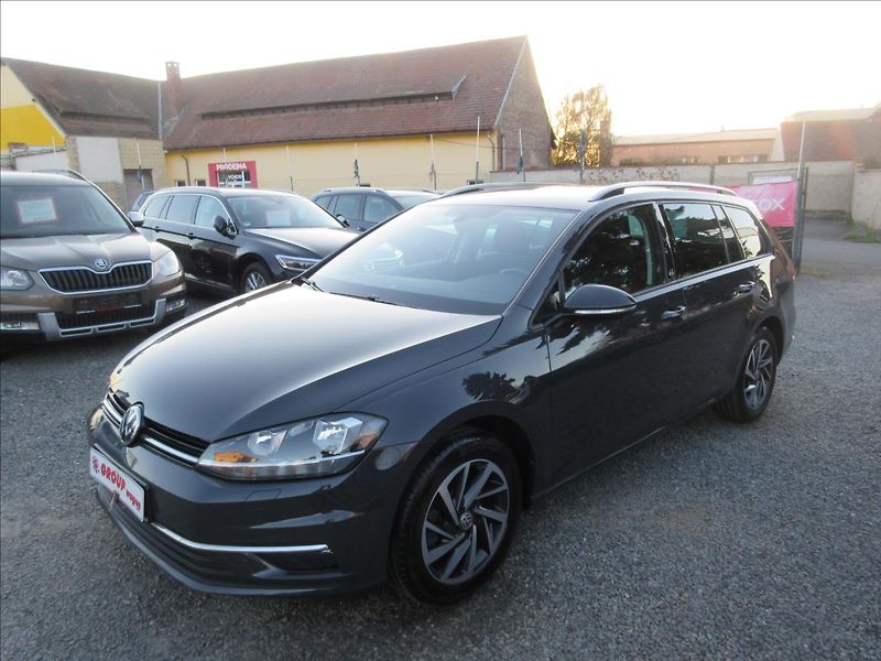 Volkswagen Golf 1,5 TSI 110kW DSG Edice Sound - fotka 3 z 16