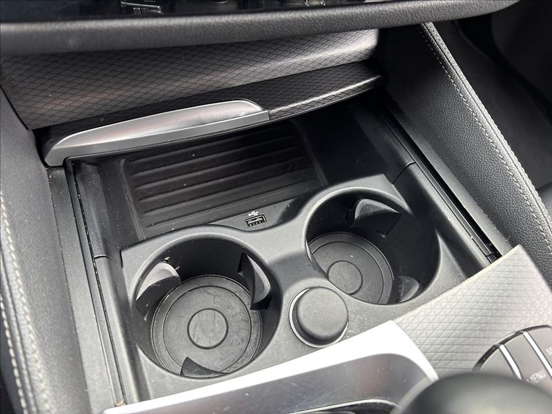 BMW Řada 6 3,0 GT xDrive 245kW DPH - fotka 44 z 57