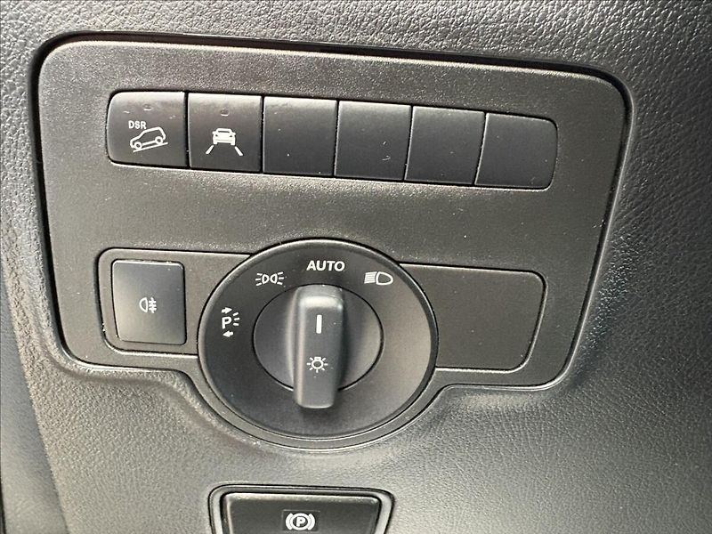 Mercedes-Benz Vito 2,1 140 kw 4x4 L 8 míst servis - fotka 17 z 29