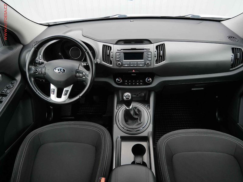 Kia Sportage (2013) 1.6 GDi, ČR - fotka 8 z 21