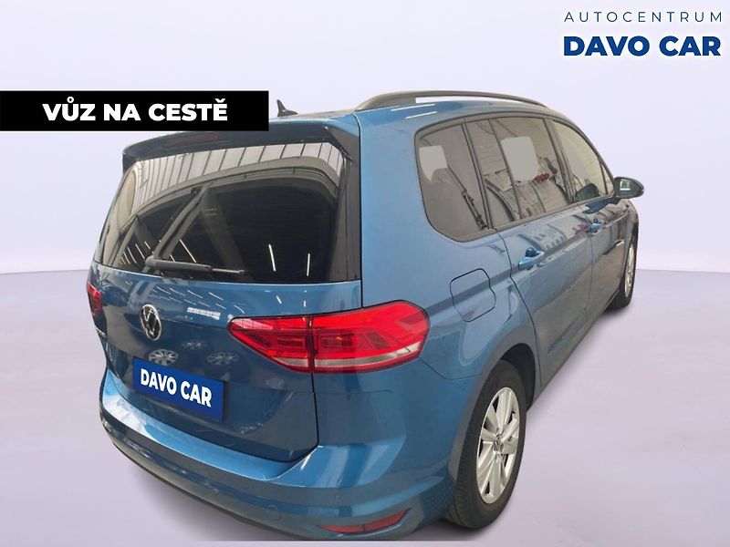 Volkswagen Touran 1,5 TSI 110kW DSG Matrix DPH - fotka 2 z 10