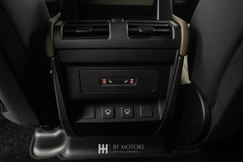 Land Rover Defender (2025) D250 MHEV X-Dynamic SE - fotka 35 z 52