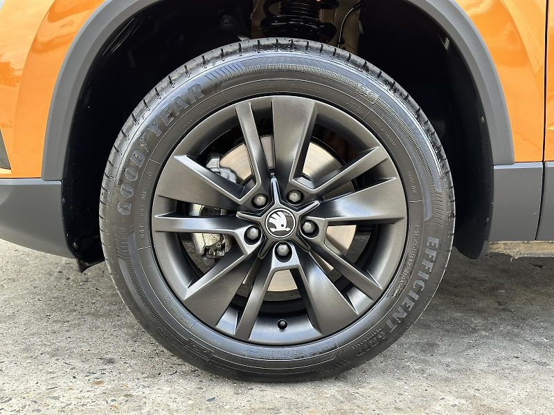 Škoda Karoq 1.5TSi Top & Selection 150PS L - fotka 10 z 46