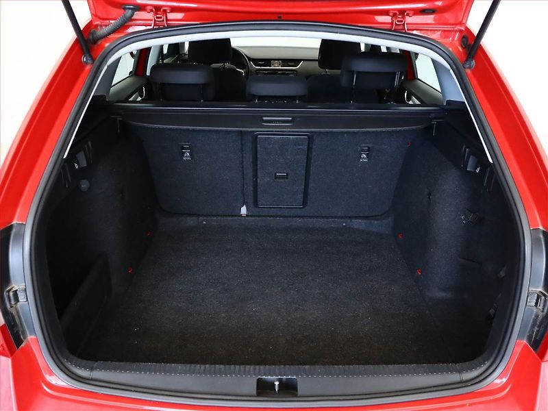 Škoda Octavia (2017) Ambition 1.6 TDI, Serv.kniha - fotka 12 z 19