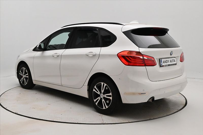 BMW Řada 2 2,0 218d 110 kW Active Záruka - fotka 7 z 31