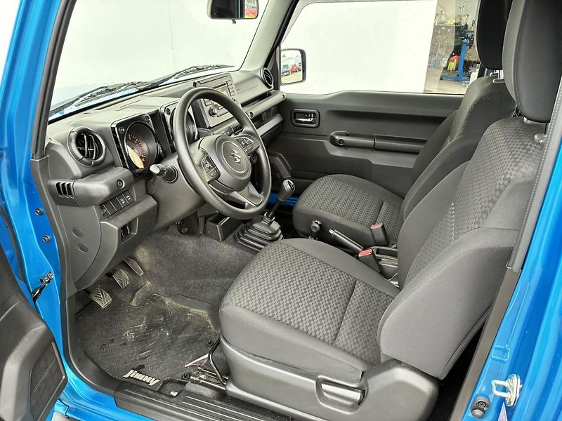 Suzuki Jimny 1.5 VVT 75kW Allgrip Premium T - fotka 10 z 20