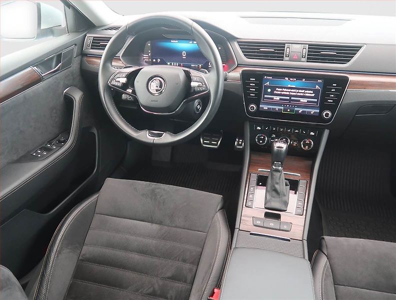 Škoda Superb (2022) Scout 2.0 TDI - fotka 7 z 14