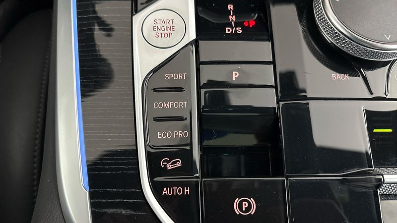 BMW X7 40i AUT xDrive M-paket - fotka 31 z 37
