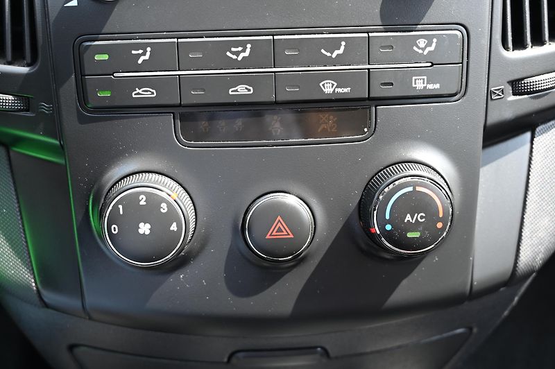 Hyundai i30 1.4 80KW Edition+  LPG 6/2010 - fotka 14 z 36