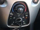Toyota Aygo (2015) 1.0 VVT-i, Tempomat - náhled 16
