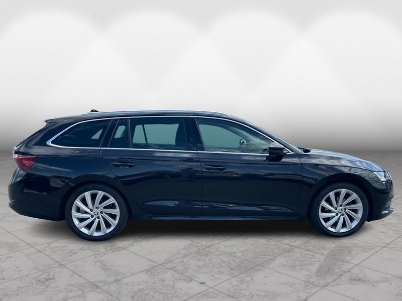 Škoda Octavia COMBI 2.0 TDi STYLE - fotka 8 z 26
