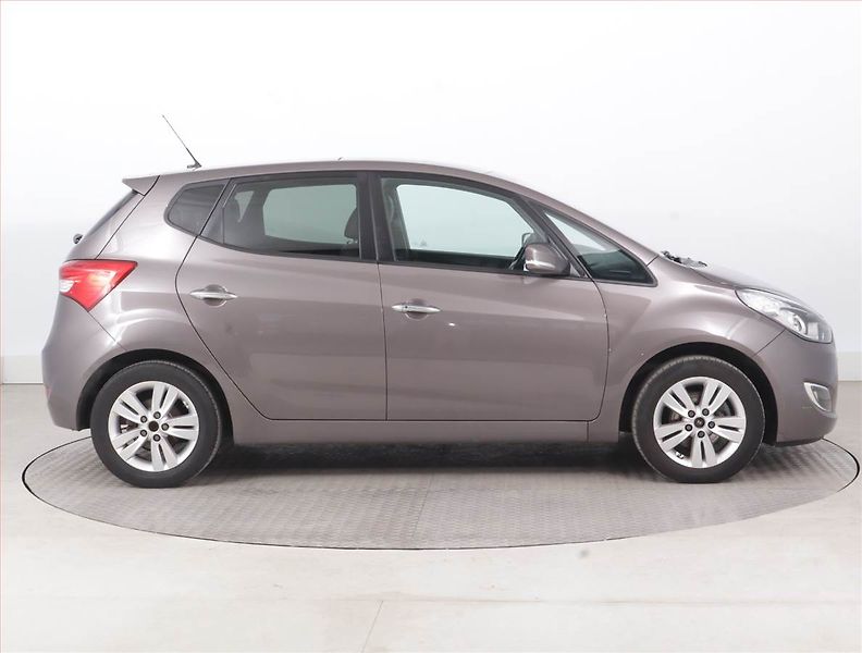Hyundai ix20 (2014) 1.6 CVVT, Serv.kniha, Kůže - fotka 6 z 16