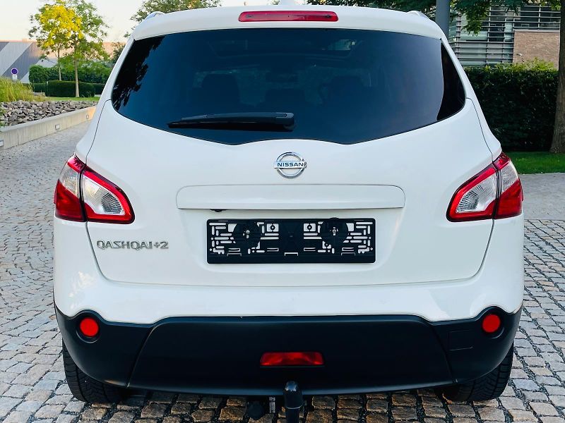 Nissan Qashqai 2.0i KAMERA TAŽNÉ SERVISKA 7M - fotka 16 z 45