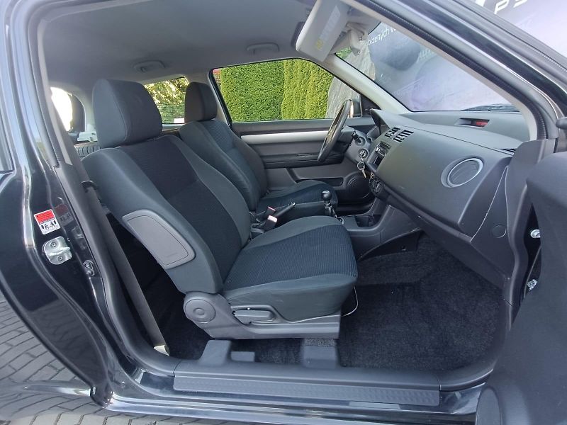 Suzuki Swift 1.3/68kW - fotka 7 z 10