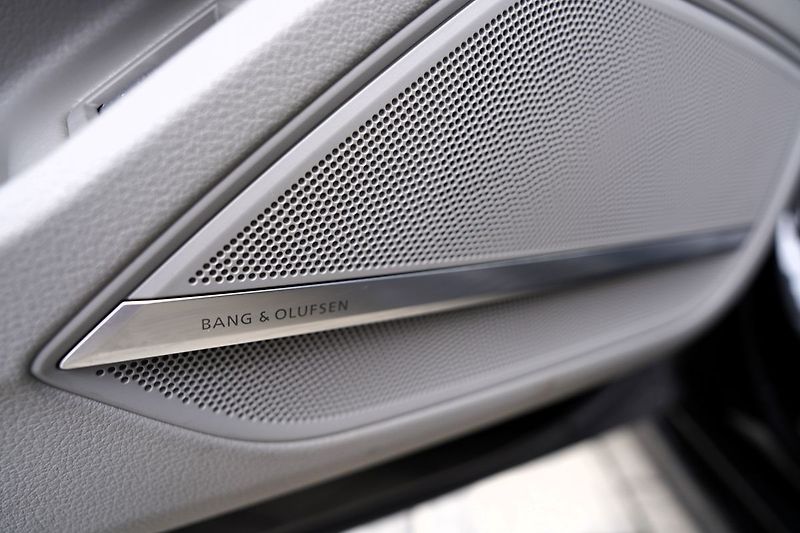 Audi A8 60 TSFI S-line/Q/B&O/Led/460PS - fotka 19 z 50